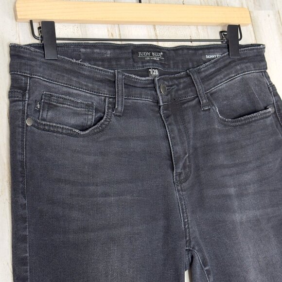 Judy Blue Black Denim Skinny Fit Cropped Distressed Hem 5-Pocket Jeans Size 7/28 - Picture 2 of 8